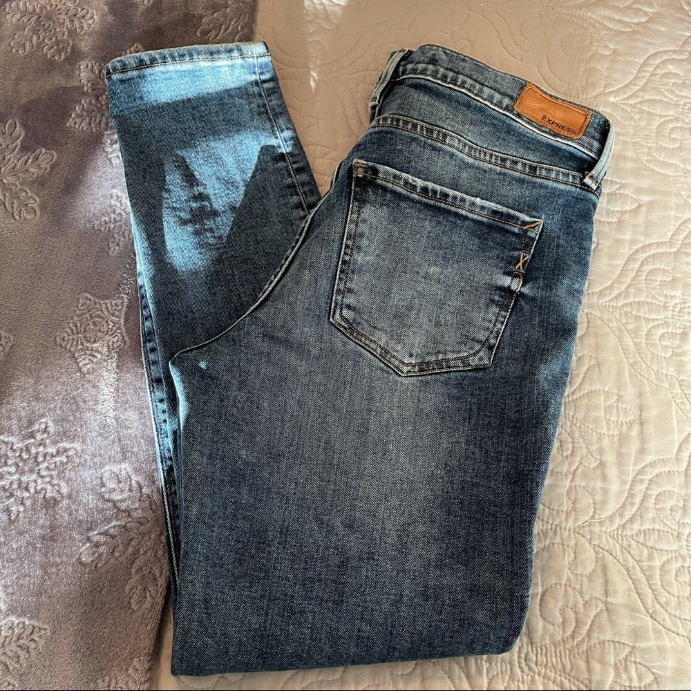 Express Mid Rise Jeans